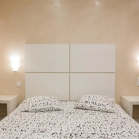 罗西奥套房酒店 3*